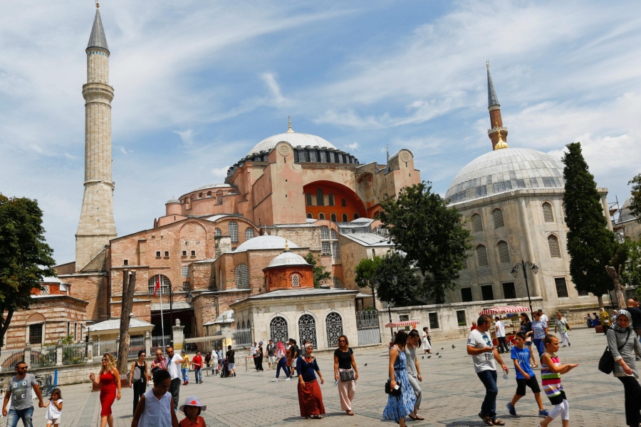 Силно увеличение на броя на чуждестранните туристи в Истанбул през първото тримесечие на годината